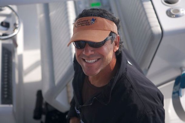 Fishing show host killed in plane crash